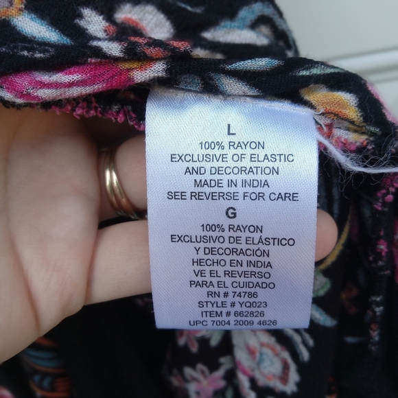 bila Floral Black Maxi Dress Crochet Neckline Size Large Flowy Uneven Hem - Picture 4 of 10